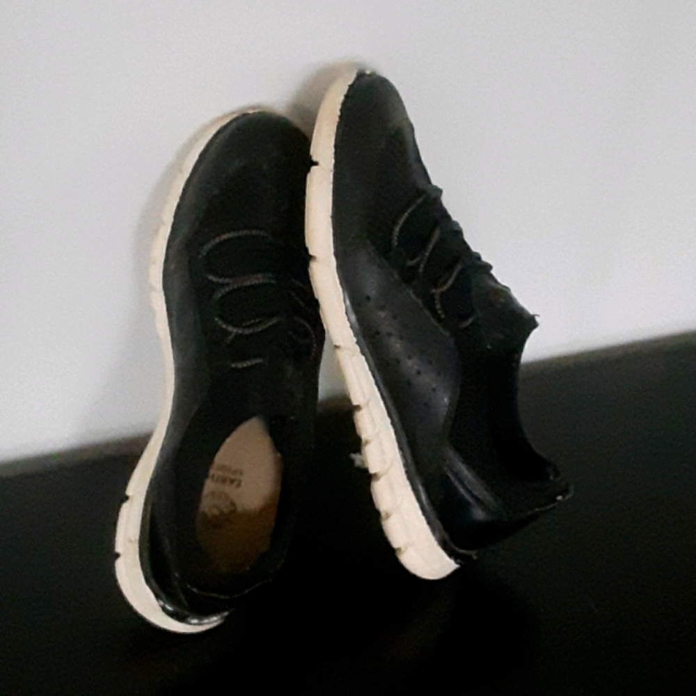 Size 6.5 black earth's spirit slide on shoes